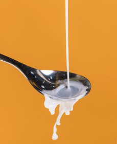 Почему не выстреливает, а вытекает семенная жидкость