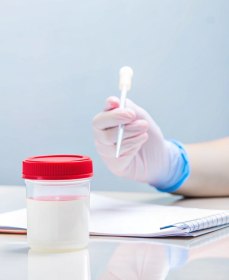 Прозрачная сперма: причины и методы решения проблемы